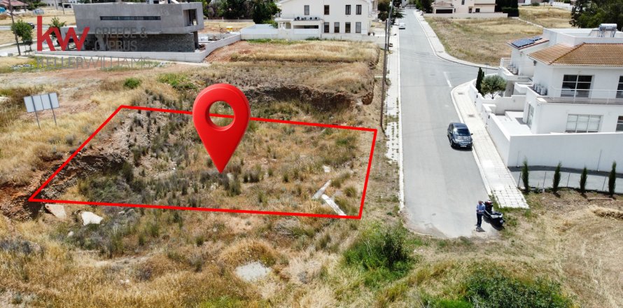 650m2 Terrain à Strovolos, Nicosia,  No. 51808