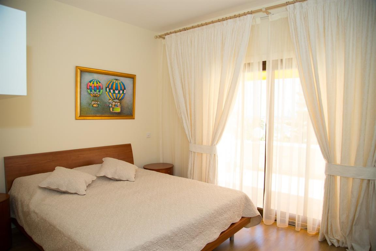 3 bedrooms Apartment in Limassol, Cyprus No. 38360