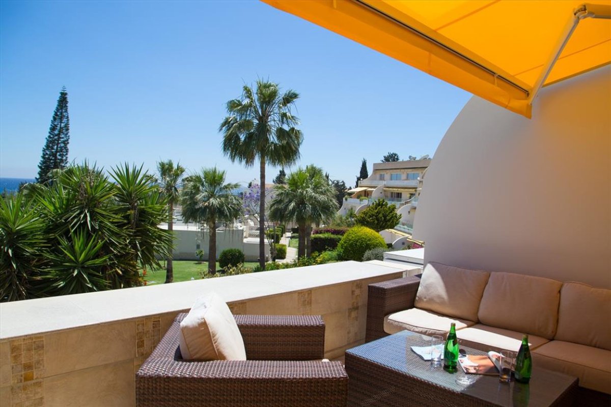 3 bedrooms Apartment in Limassol, Cyprus No. 38360
