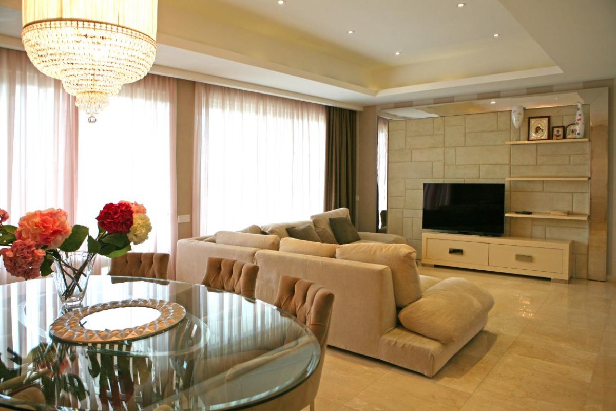 3 bedrooms Apartment in Limassol, Cyprus No. 38357