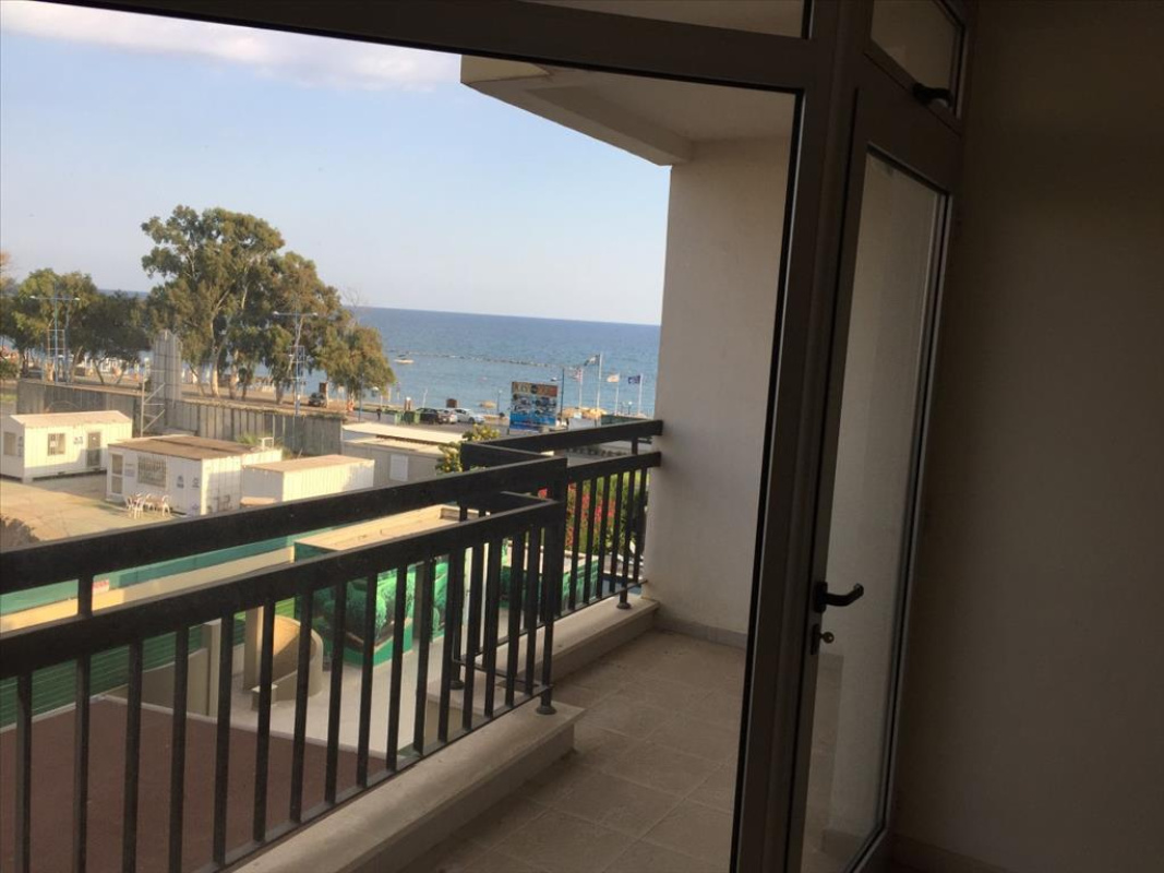 3 bedrooms Apartment in Limassol, Cyprus No. 38359