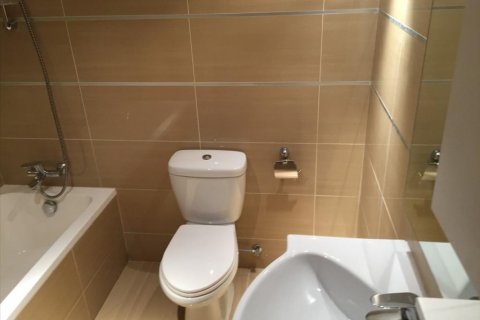 3 bedrooms Apartment in Limassol,  No. 38359 9