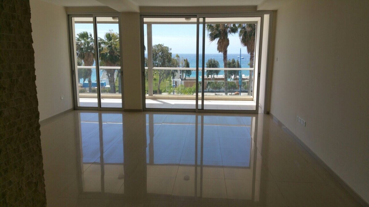 3 bedrooms Apartment in Limassol, Cyprus No. 38359