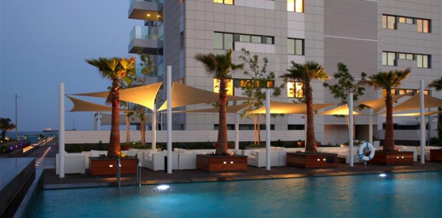 3 bedrooms Apartment in Nicosia, No. 38361