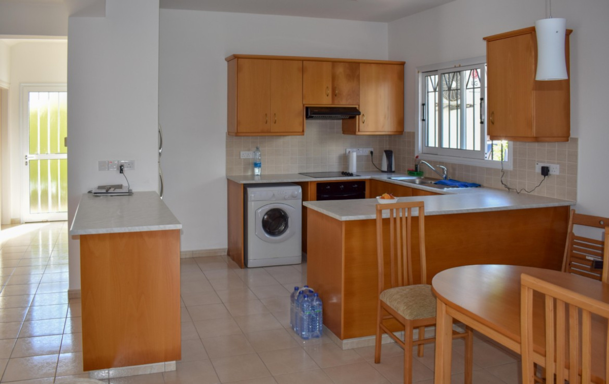 3 bedrooms Villa in Larnaca, Larnaka, Cyprus No. 38356