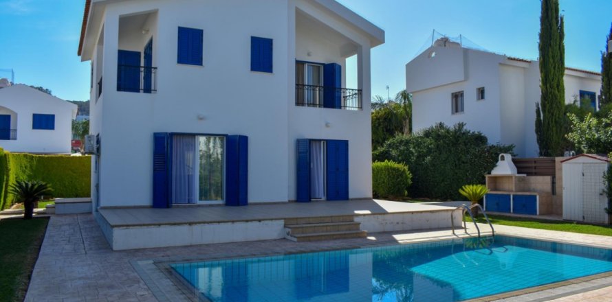 3 bedrooms Villa in Larnaca, Larnaka,  No. 38356