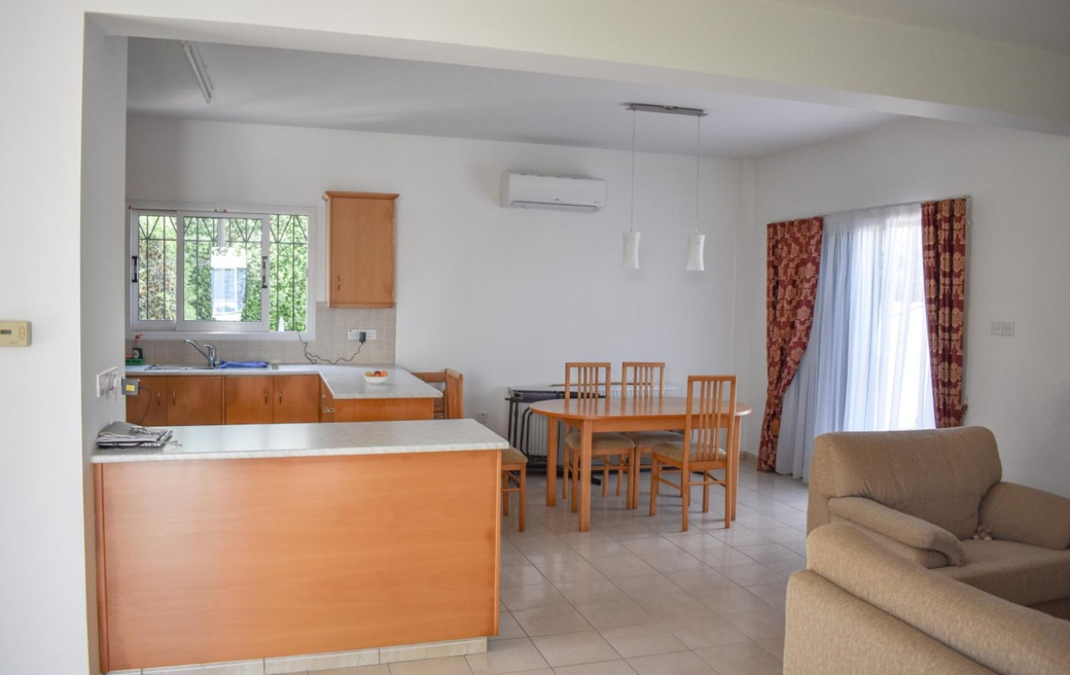 3 bedrooms Villa in Larnaca, Larnaka, Cyprus No. 38356