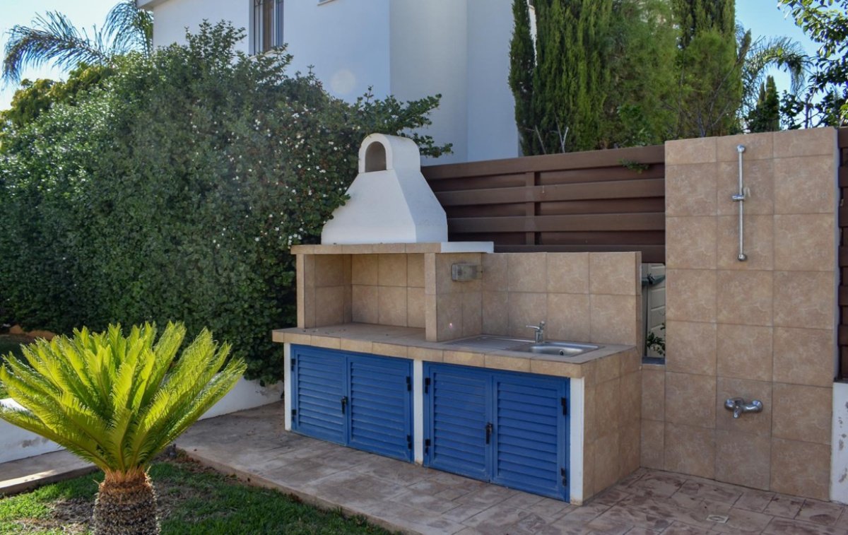 3 bedrooms Villa in Larnaca, Larnaka, Cyprus No. 38356