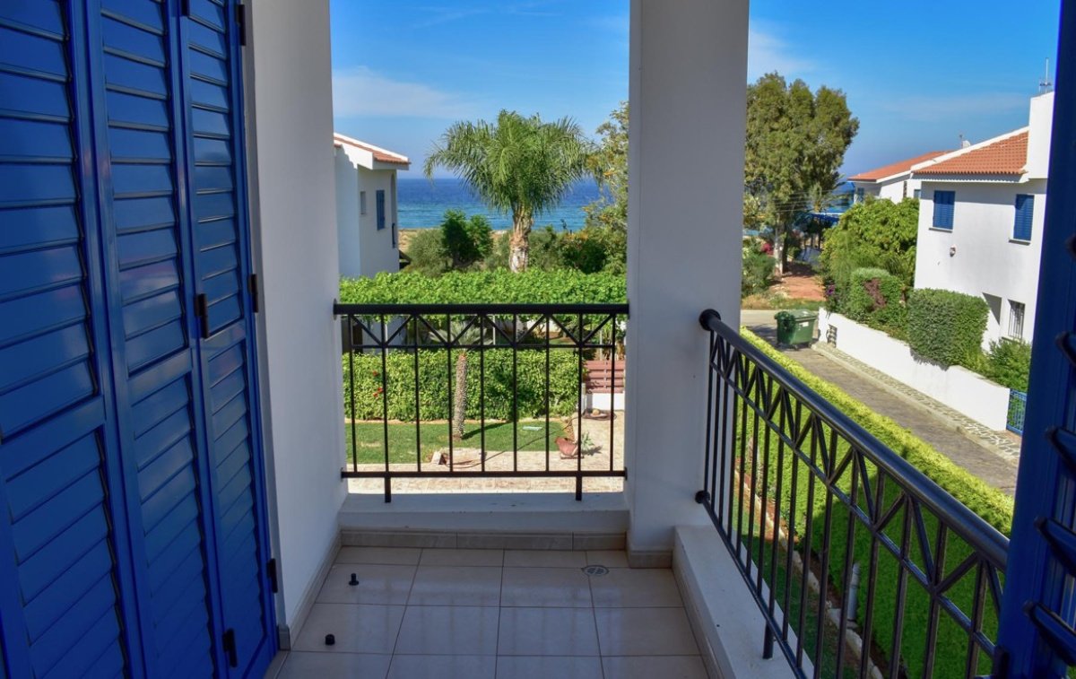 3 bedrooms Villa in Larnaca, Larnaka, Cyprus No. 38356