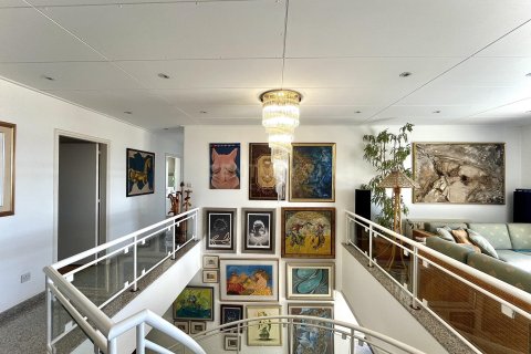 6 dormitorios Villa en Limassol,  No. 55727 12