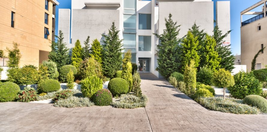 Квартира с 3 спальнями в Никосия,  № 38262