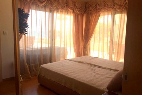 3 bedrooms Apartment in Limassol,  No. 38260 9