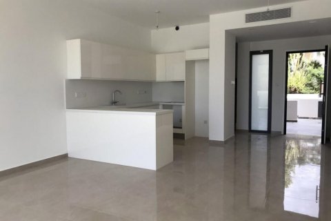 3 bedrooms Townhouse in Limassol,  No. 38257 8