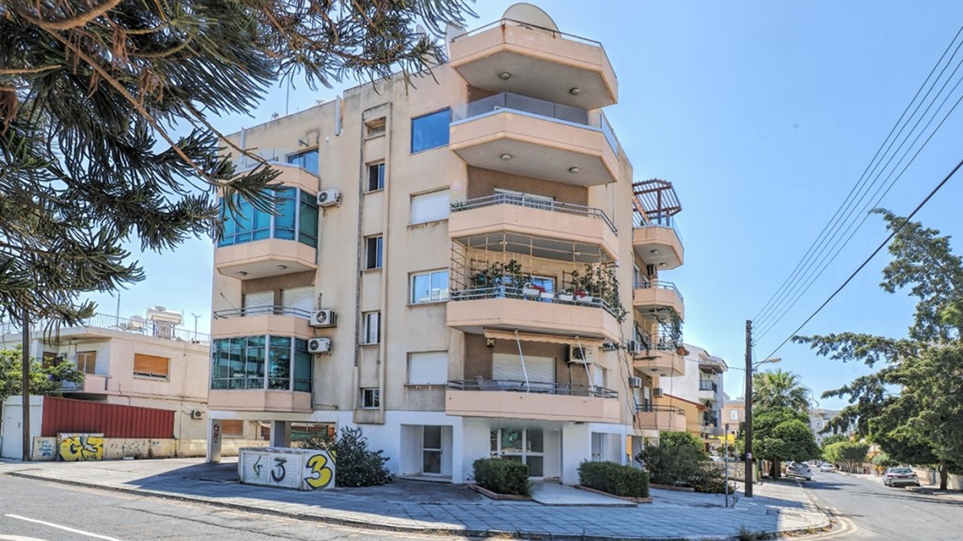 3 bedrooms Apartment in Neapolis, Limassol, Cyprus No. 27341