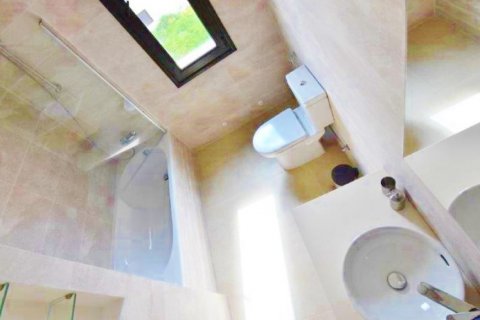 Вилла с 3 спальнями в Пафос,  № 38552 7