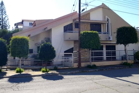 Вилла с 4 спальнями в Лимассол, Лимасол,  № 38555 2