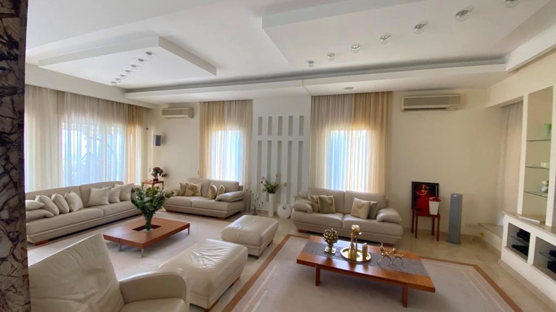 5 bedrooms Villa in Limassol, Cyprus No. 28374