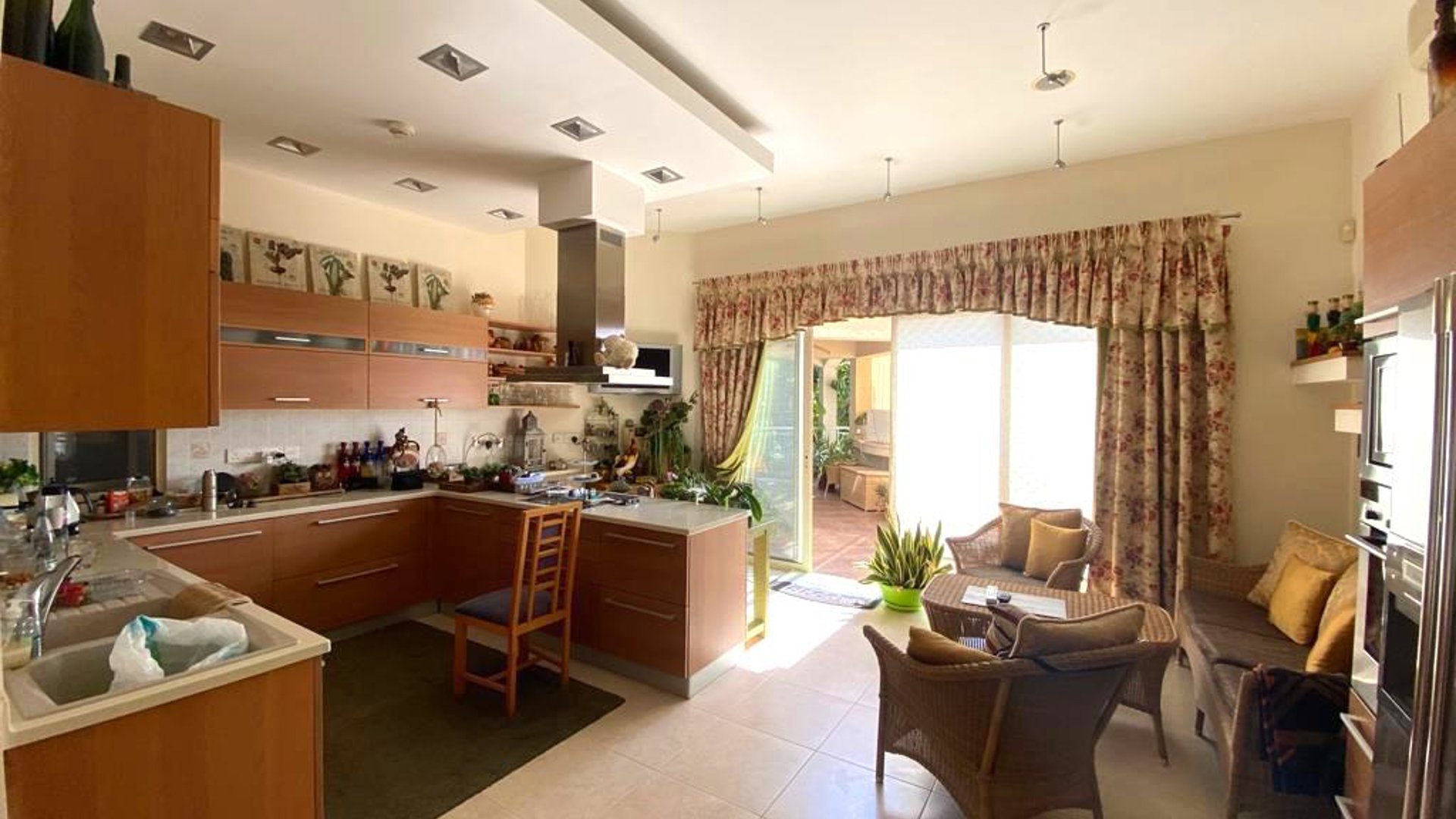 5 bedrooms Villa in Limassol, Cyprus No. 28374