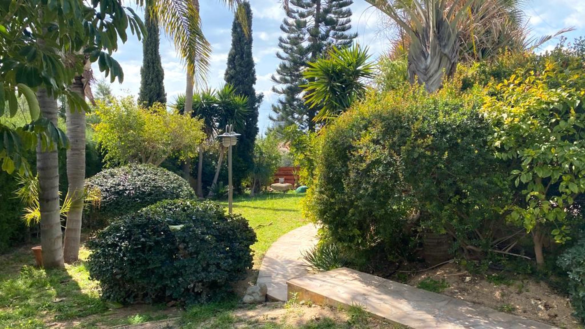 5 bedrooms Villa in Limassol, Cyprus No. 28374