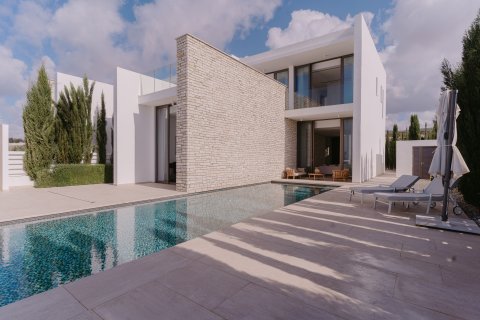 Вилла с 4 спальнями в Корал Бей, Пейя, Пафос, № 46912