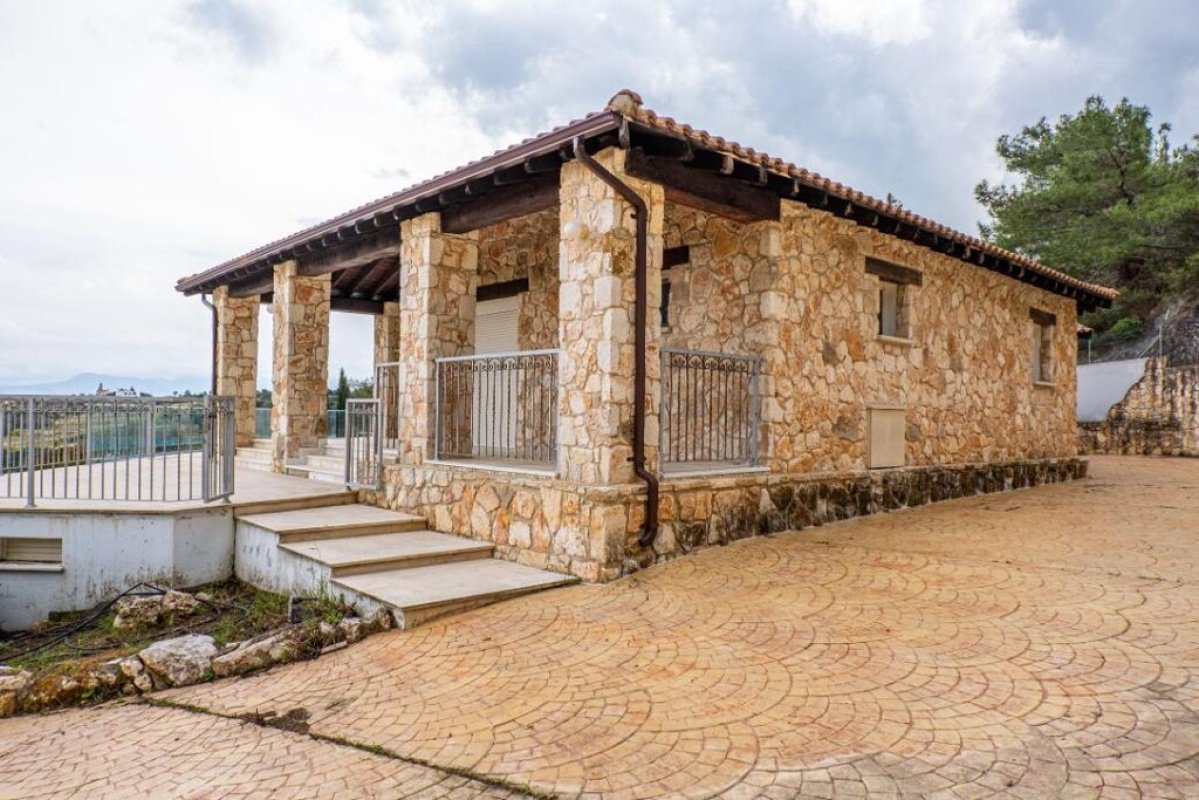 220m2 Villa en Paphos, Chipre No. 37971