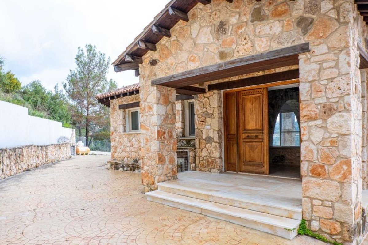 220m2 Villa en Paphos, Chipre No. 37971