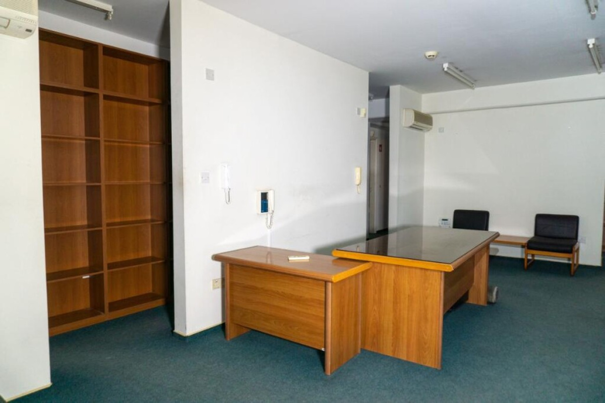 331m2 Commercial property in Nicosia, Cyprus No. 37970