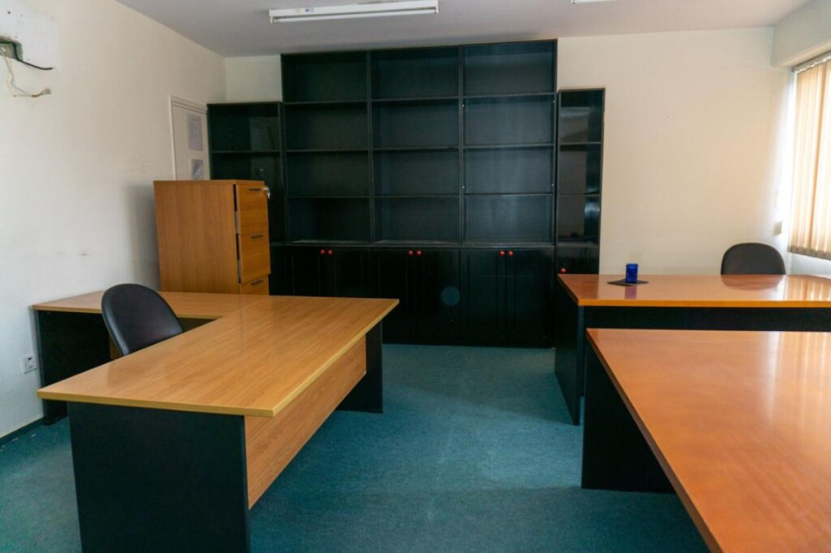 331m2 Commercial property in Nicosia, Cyprus No. 37970
