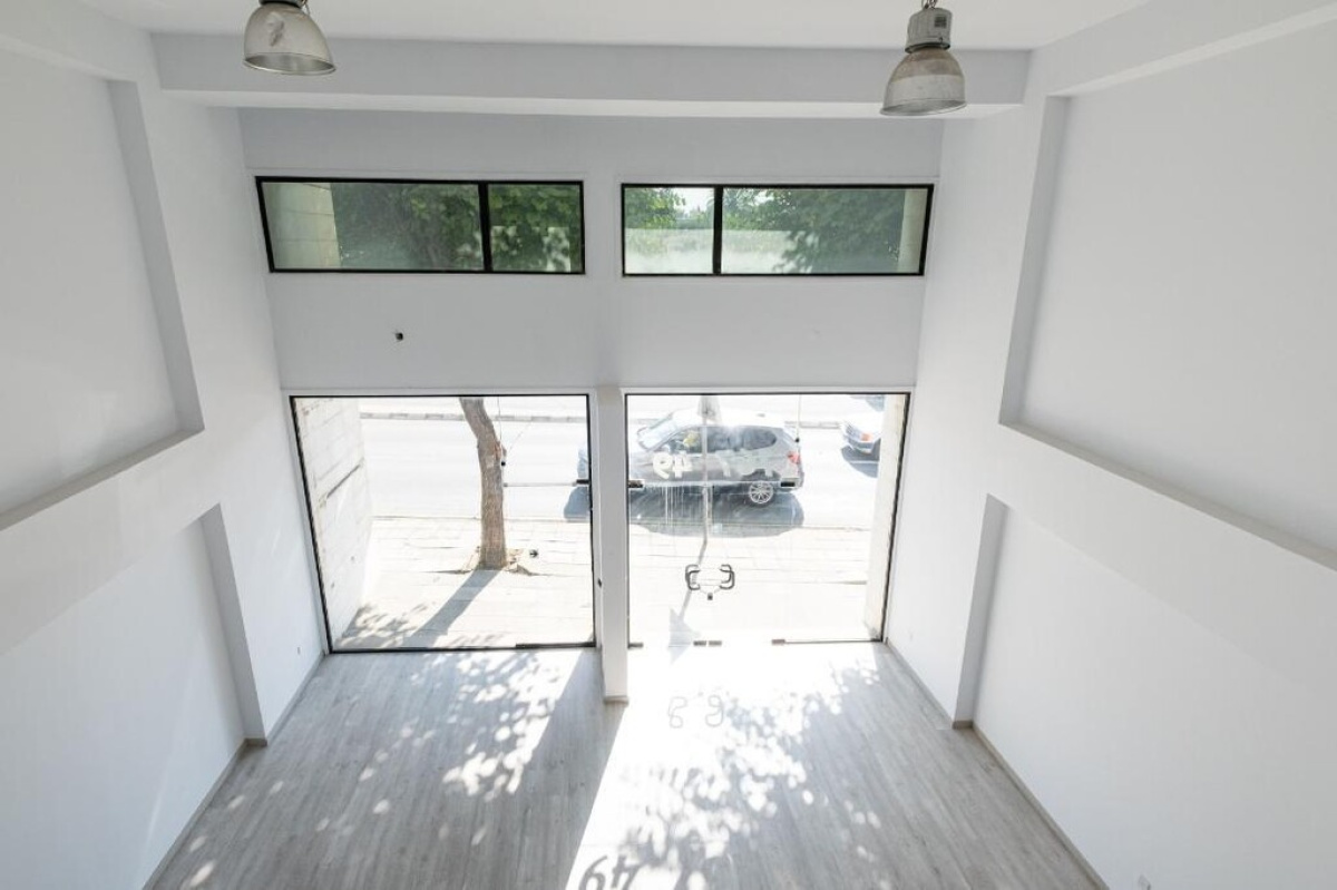 2130m2 Propriété commerciale à Nicosia, Chypre No. 37968