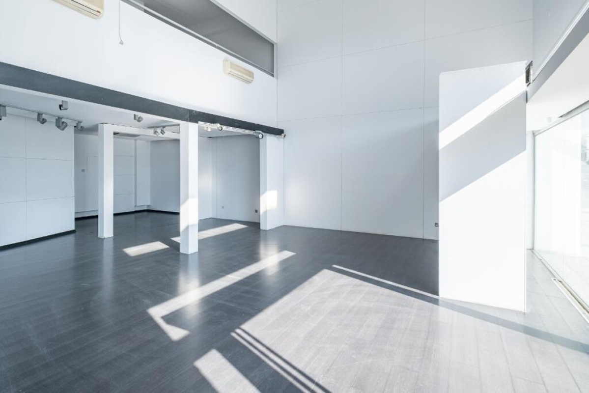 2130m2 Propriété commerciale à Nicosia, Chypre No. 37968