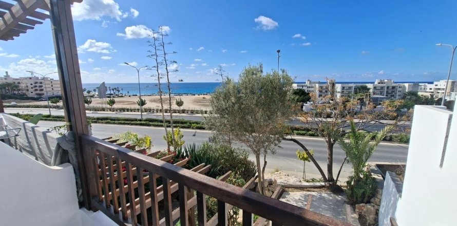 2 bedrooms Townhouse in Paphos,  No. 47159