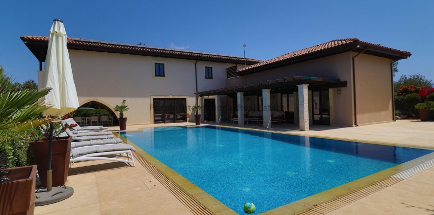 5 bedrooms Villa in Aphrodite Hills, Kouklia, Paphos, No. 39033