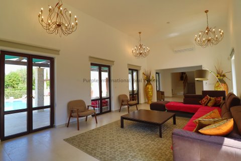 5 bedrooms Villa in Aphrodite Hills, Kouklia, Paphos, No. 39033 8