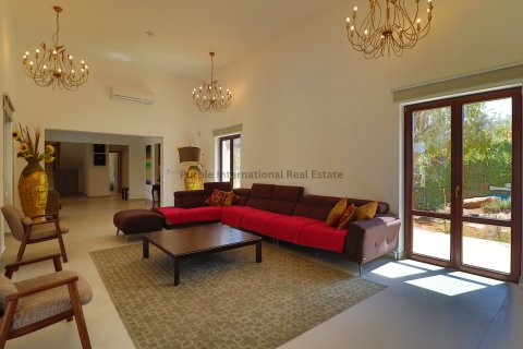 5 bedrooms Villa in Aphrodite Hills, Kouklia, Paphos, No. 39033 2