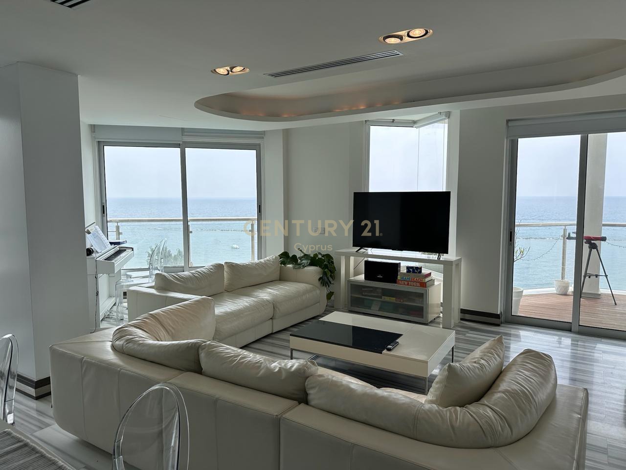 3 bedrooms Apartment in Germasogeia, Limassol, Cyprus No. 53955