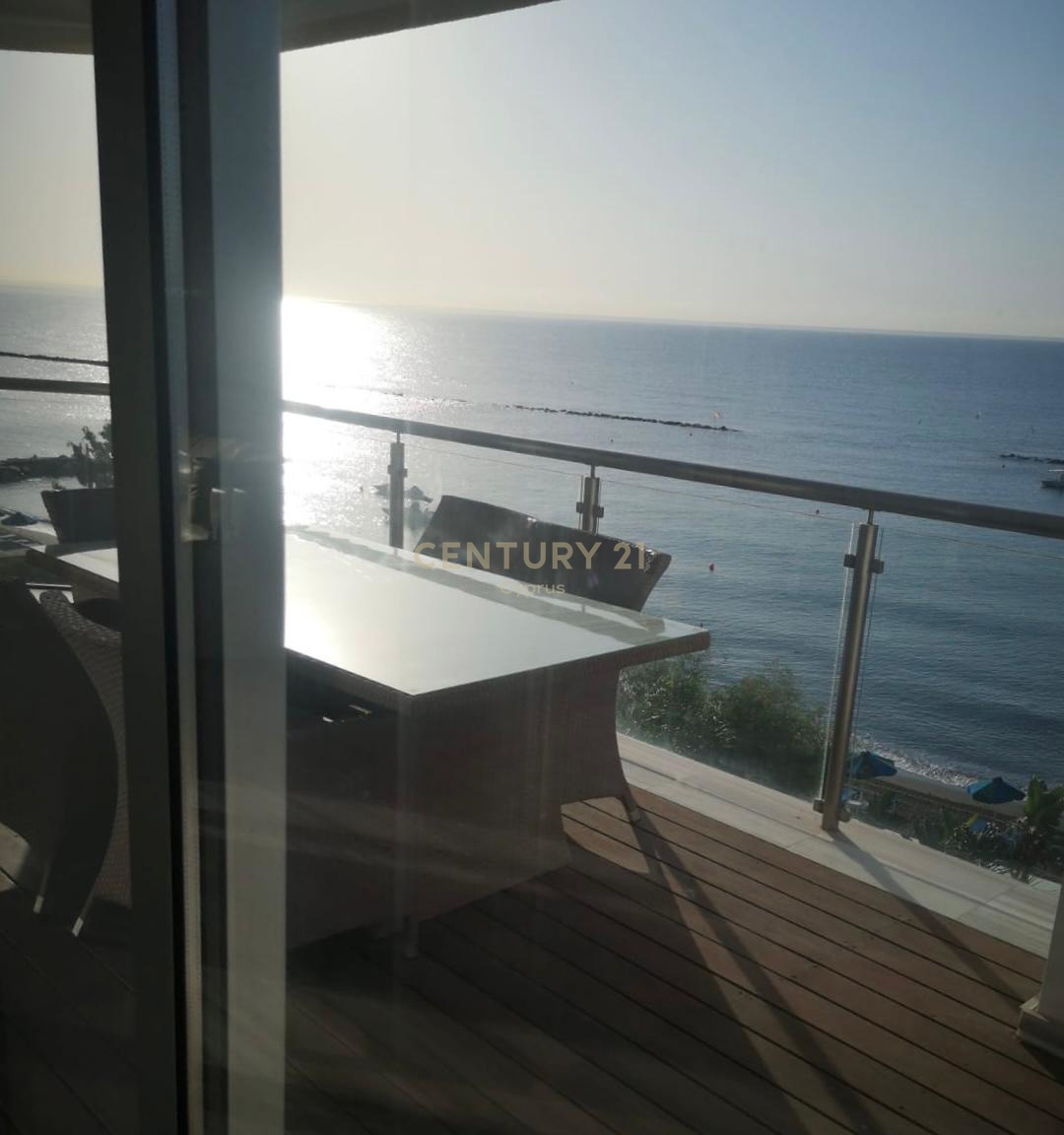 3 bedrooms Apartment in Germasogeia, Limassol, Cyprus No. 53955