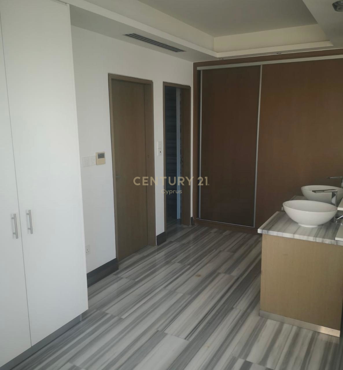 3 bedrooms Apartment in Germasogeia, Limassol, Cyprus No. 53955