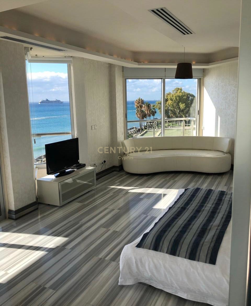 3 bedrooms Apartment in Germasogeia, Limassol, Cyprus No. 53955