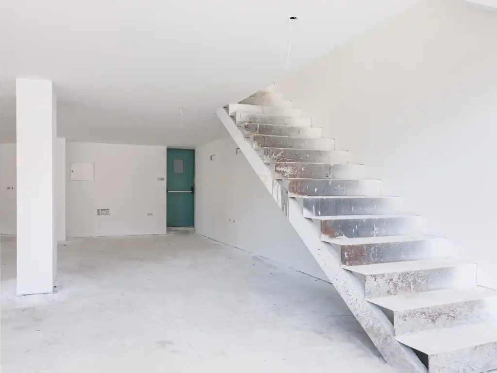 544m2 Tienda en Germasogeia, Limassol, Chipre No. 53952