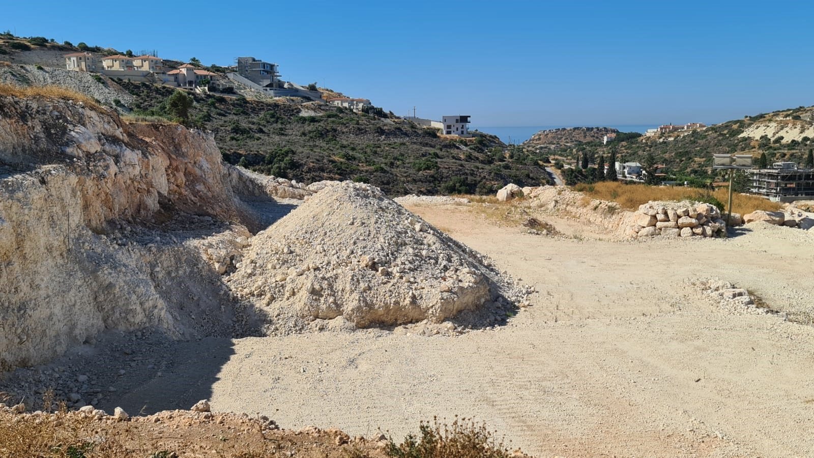 Land in Agios Tychonas, Limassol, Cyprus No. 53648