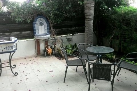 3 bedrooms Townhouse in Limassol, Cyprus No. 28610