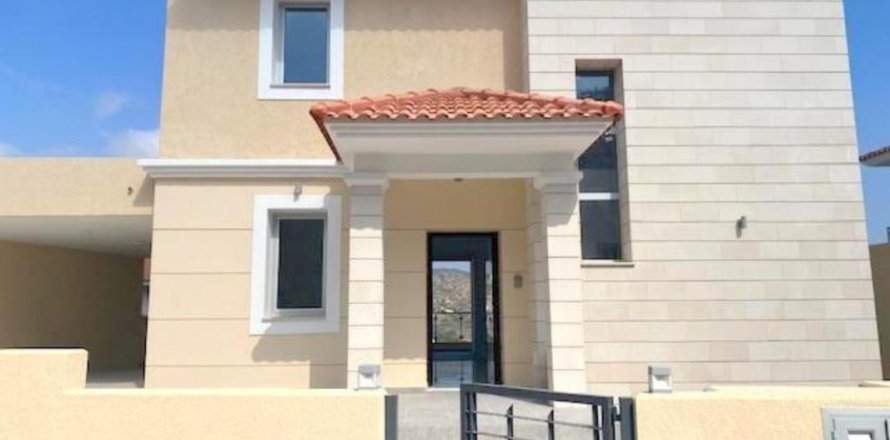 4 bedrooms Villa in Limassol,  No. 38622