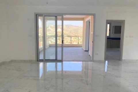 4 bedrooms Villa in Limassol,  No. 38622 3