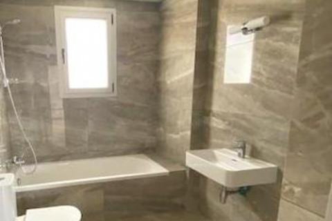 4 bedrooms Villa in Limassol,  No. 38622 5