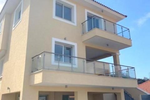 4 bedrooms Villa in Limassol,  No. 38622 7