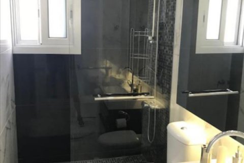 4 bedrooms Apartment in Limassol,  No. 38626 12