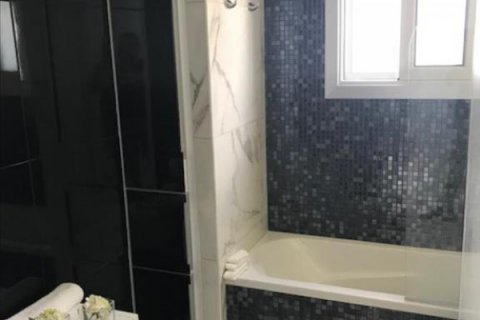 4 bedrooms Apartment in Limassol,  No. 38626 13