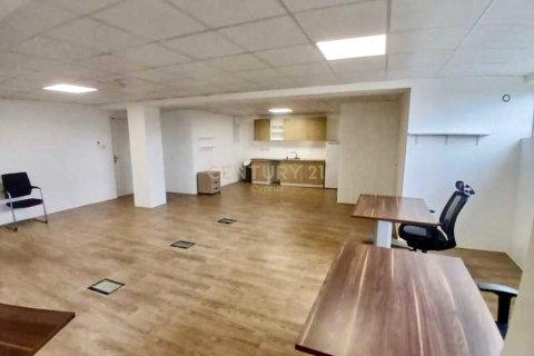 Офис 212м2 в Лимассол, Лимасол,  № 53737 4