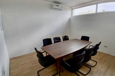 Офис 212м2 в Лимассол, Лимасол,  № 53737 3