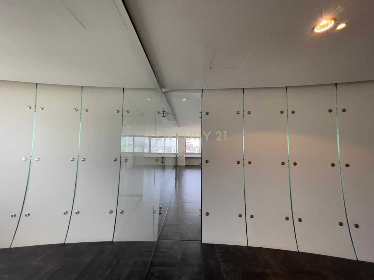 176m2 Office in Limassol, Cyprus No. 53732